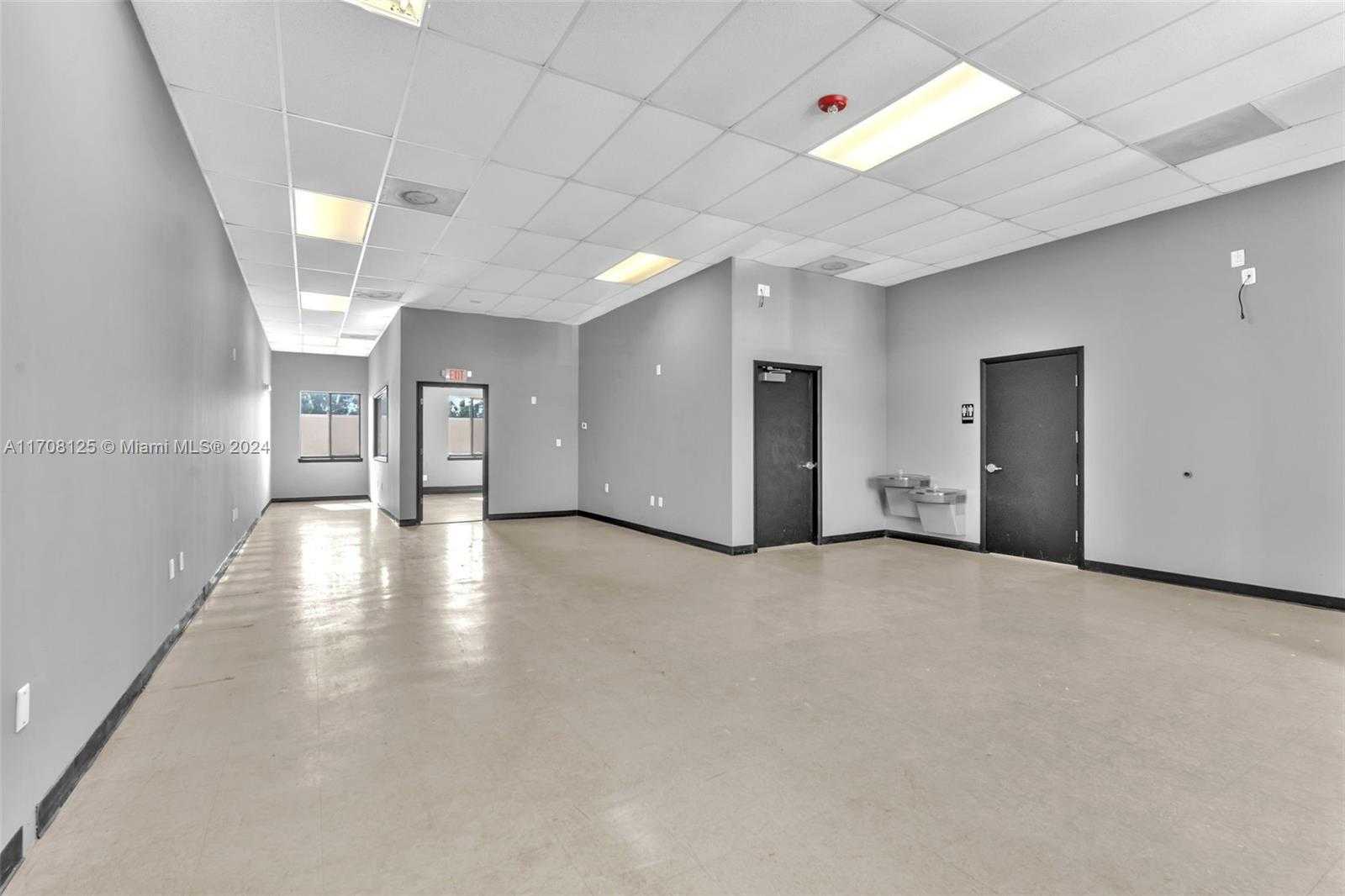 Small Image of 14740 SOUTH WEST 26TH ST, Miami Number 3