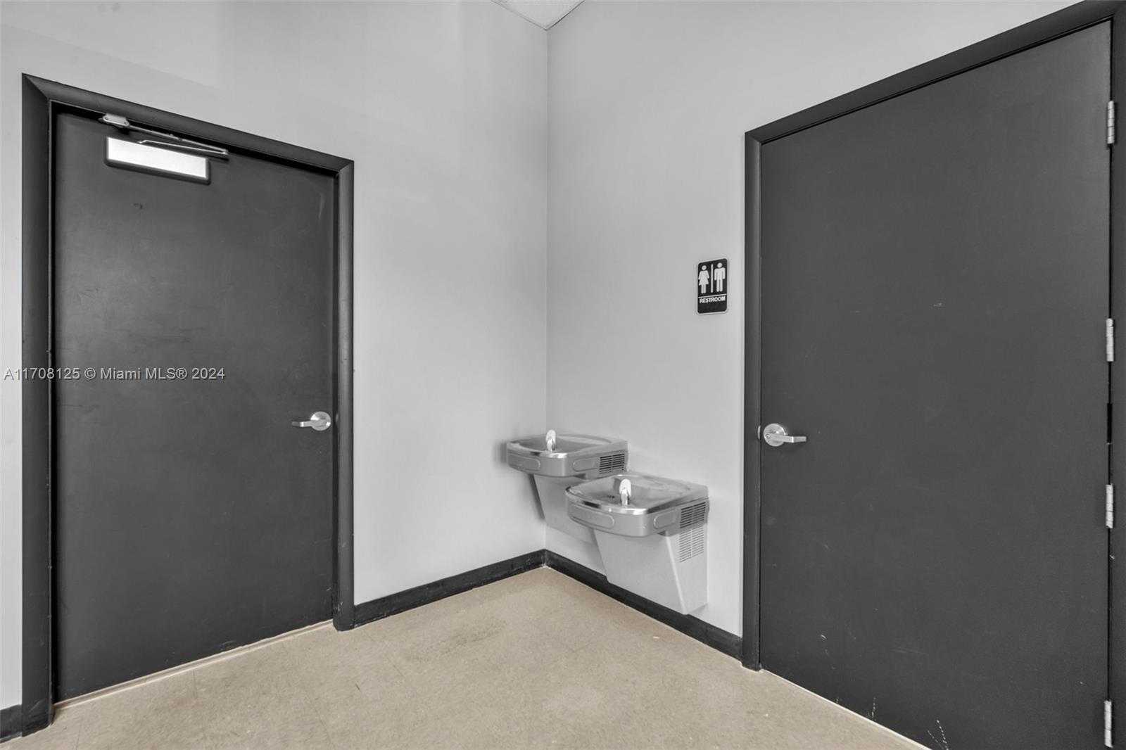 Small Image of 14740 SOUTH WEST 26TH ST, Miami Number 4