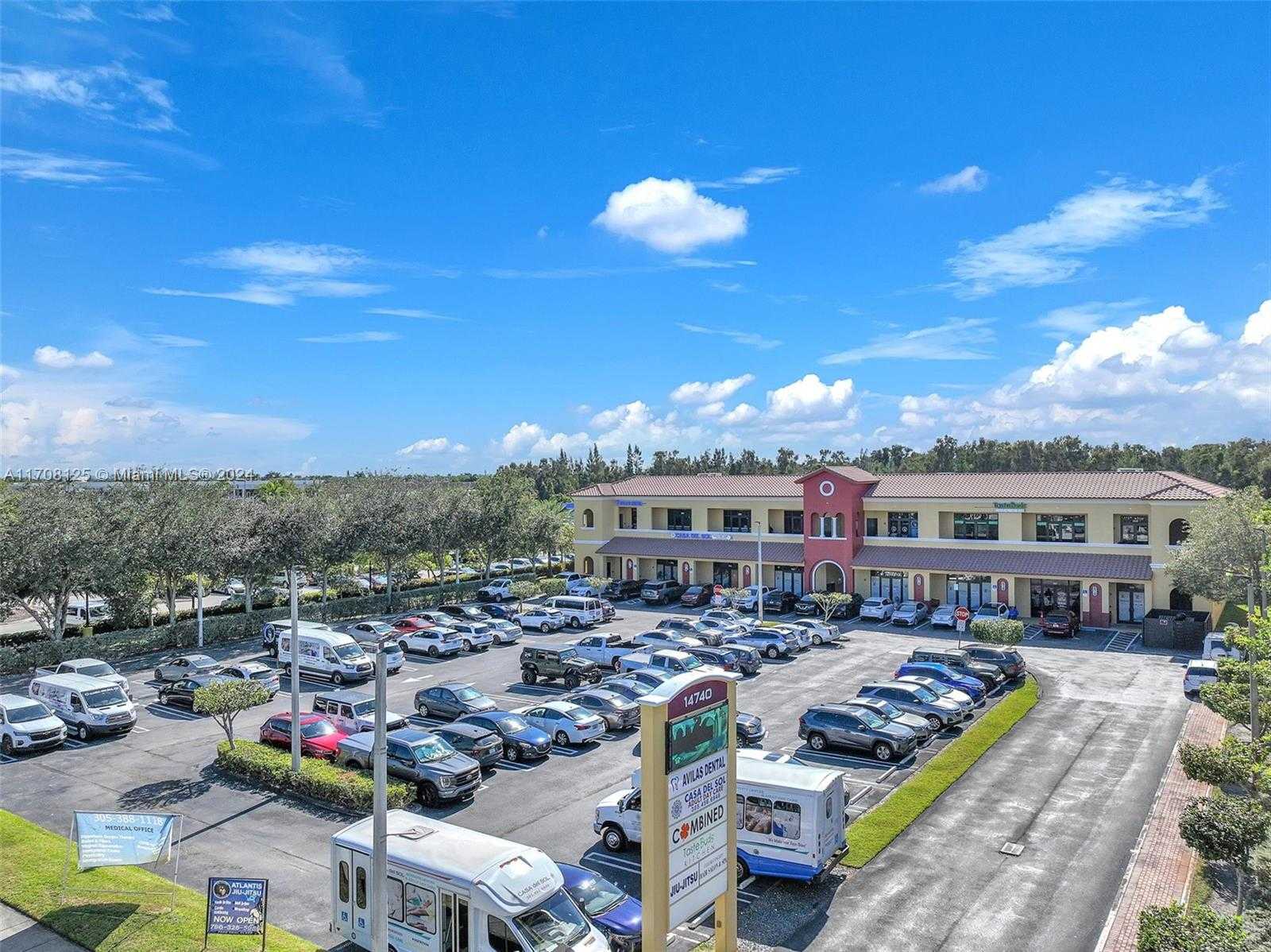 Small Image of 14740 SOUTH WEST 26TH ST, Miami Number 9