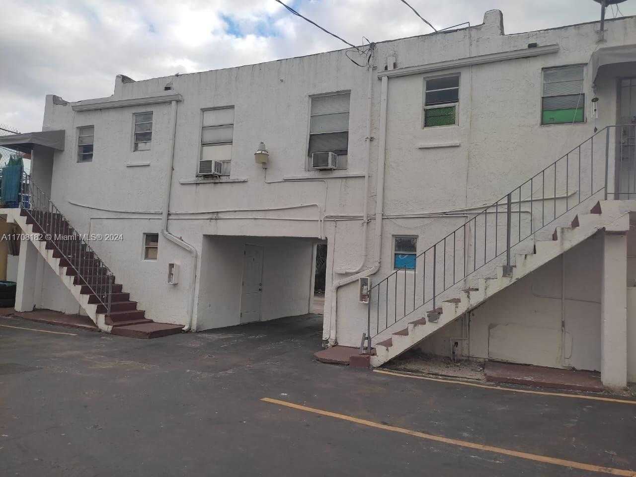 Small Image of 1626 WEST FLAGLER ST, Miami Number 2