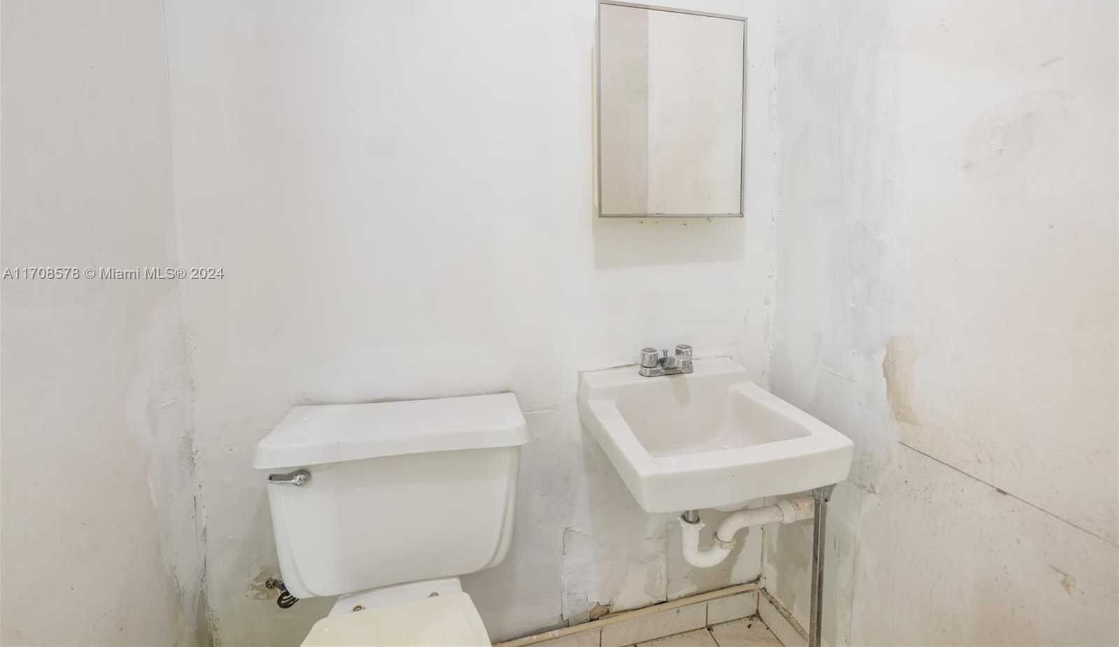 Small Image of 1651 WEST 37TH ST #410, Hialeah Number 11