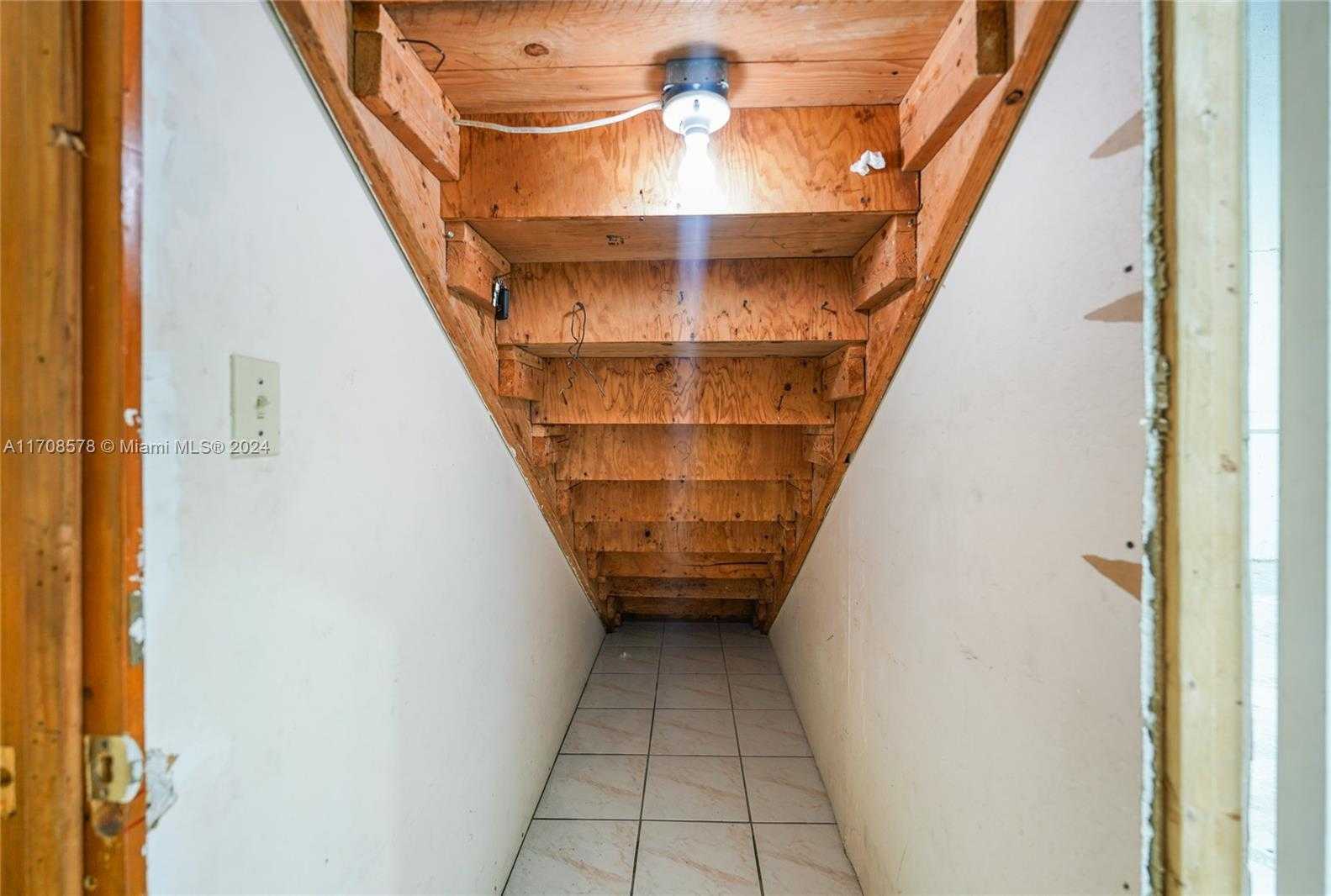 Small Image of 1651 WEST 37TH ST #410, Hialeah Number 16