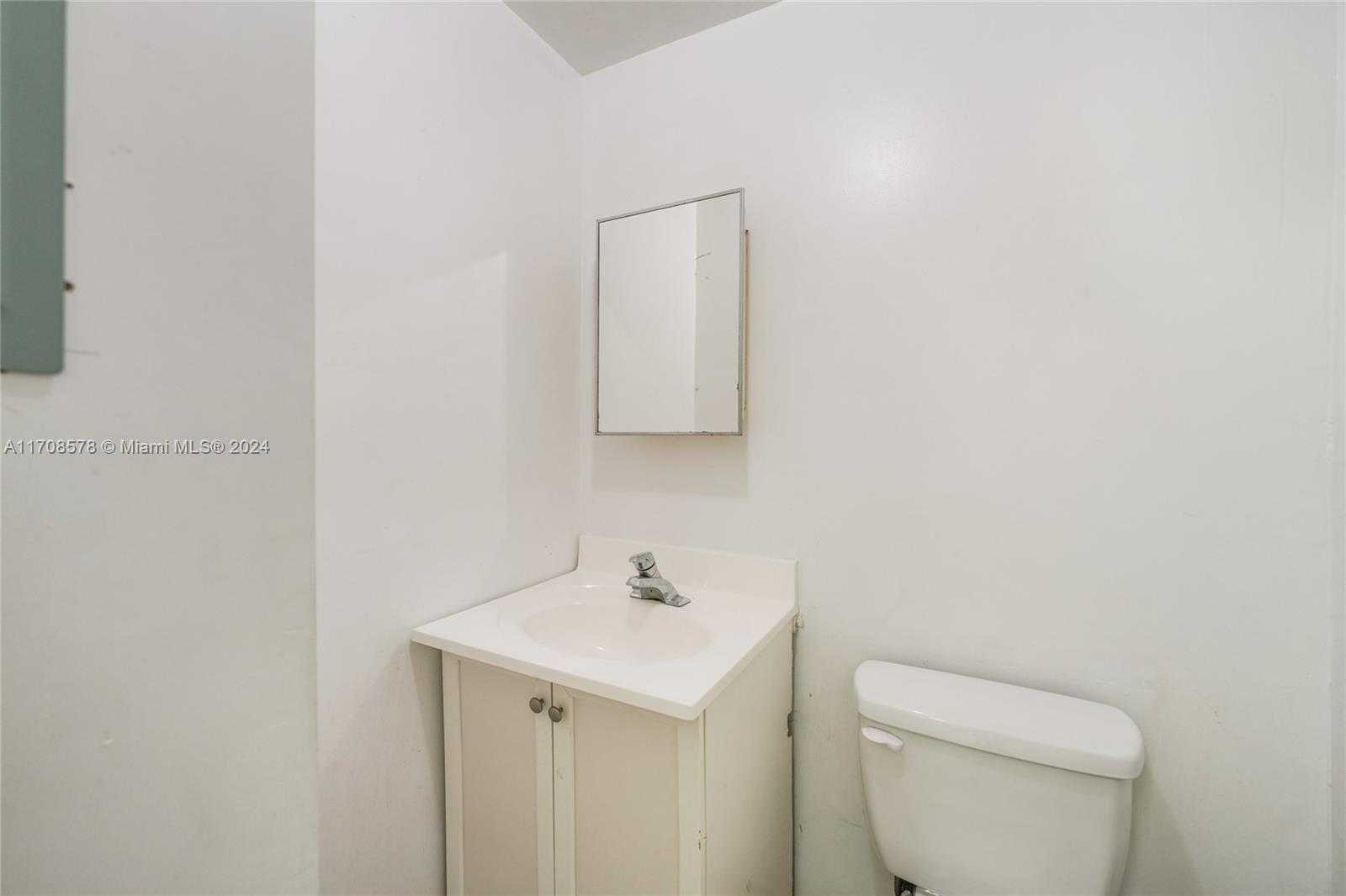 Small Image of 1651 WEST 37TH ST #410, Hialeah Number 18
