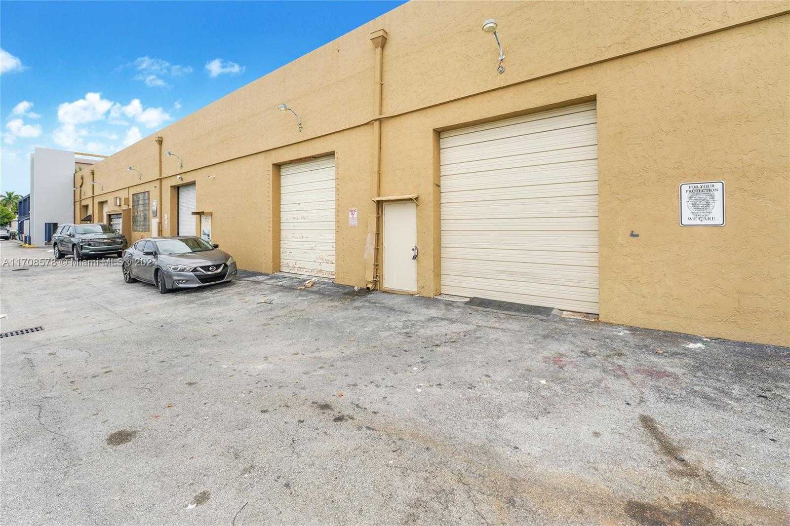 Small Image of 1651 WEST 37TH ST #410, Hialeah Number 3