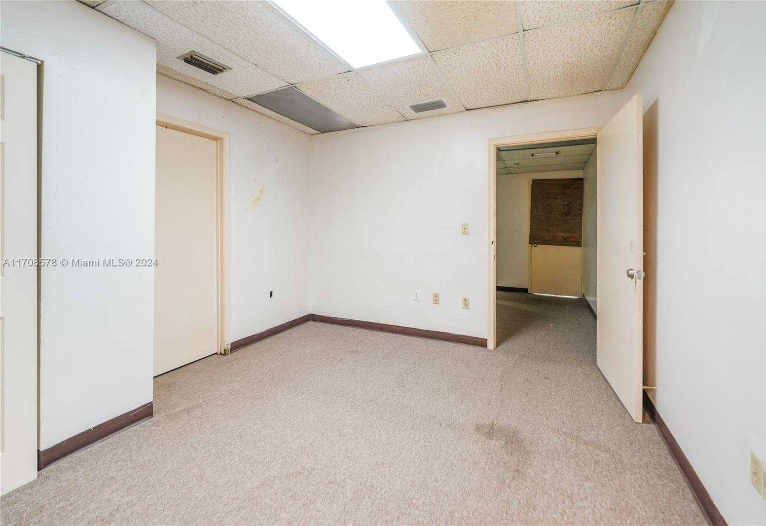 Small Image of 1651 WEST 37TH ST #410, Hialeah Number 7