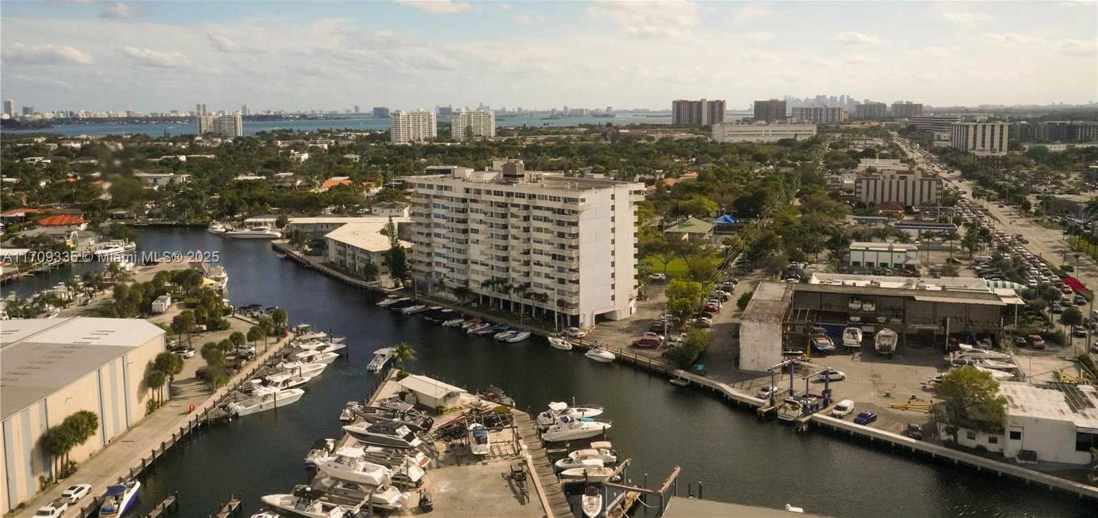 Small Image of 13499 BISCAYNE BLVD #CUT3 #5, North Miami Number 11