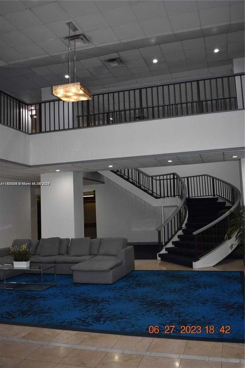 Small Image of 13499 BISCAYNE BLVD #CUT3 #5, North Miami Number 16