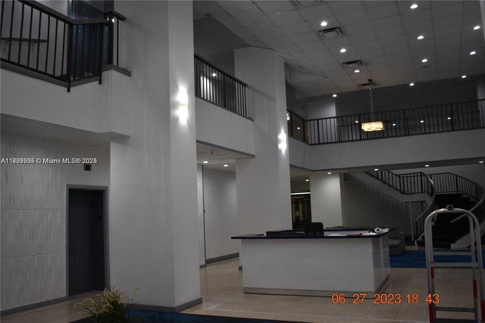 Small Image of 13499 BISCAYNE BLVD #CUT3 #5, North Miami Number 18