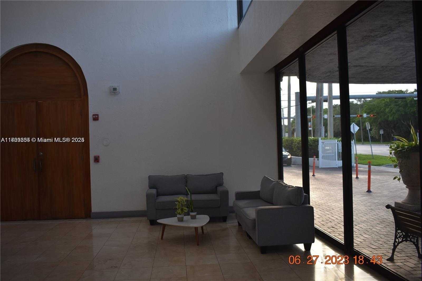 Small Image of 13499 BISCAYNE BLVD #CUT3 #5, North Miami Number 21
