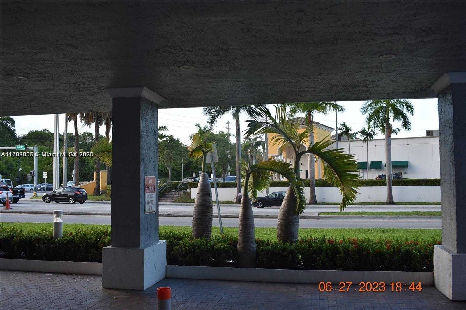 Small Image of 13499 BISCAYNE BLVD #CUT3 #5, North Miami Number 23