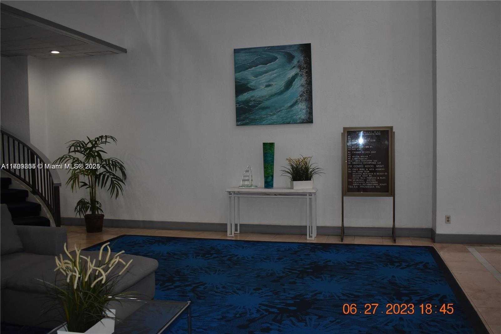 Small Image of 13499 BISCAYNE BLVD #CUT3 #5, North Miami Number 25