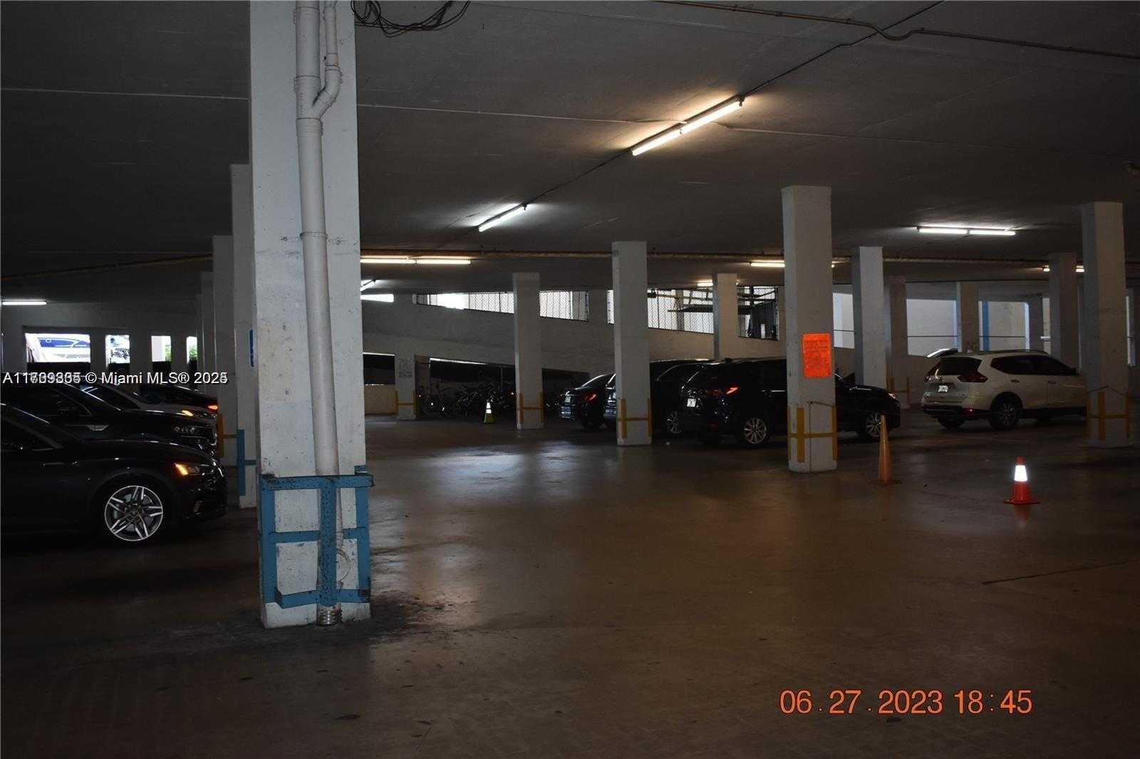 Small Image of 13499 BISCAYNE BLVD #CUT3 #5, North Miami Number 28