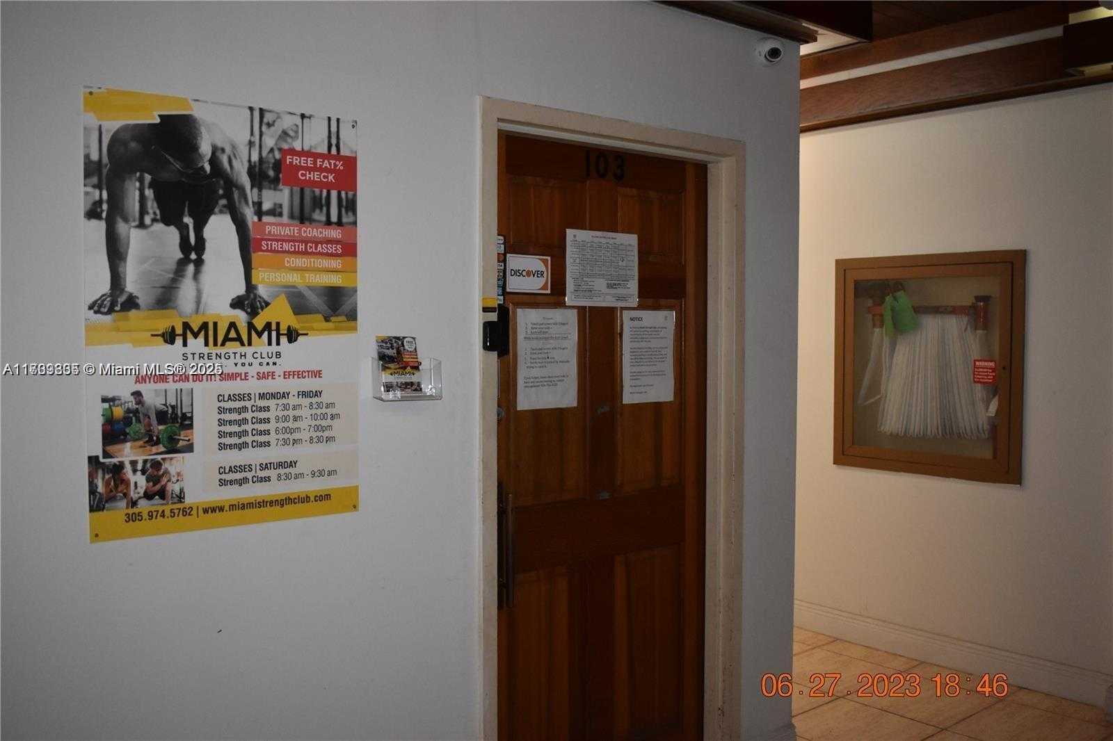 Small Image of 13499 BISCAYNE BLVD #CUT3 #5, North Miami Number 33