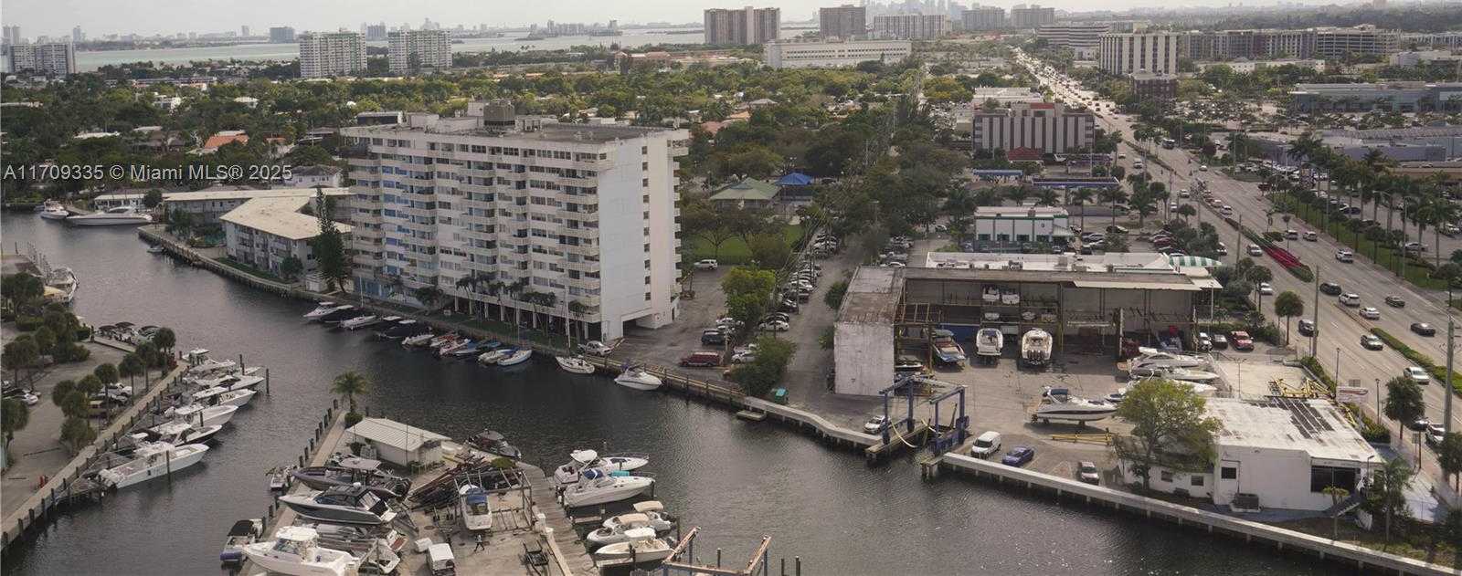Small Image of 13499 BISCAYNE BLVD #CUT3 #5, North Miami Number 4