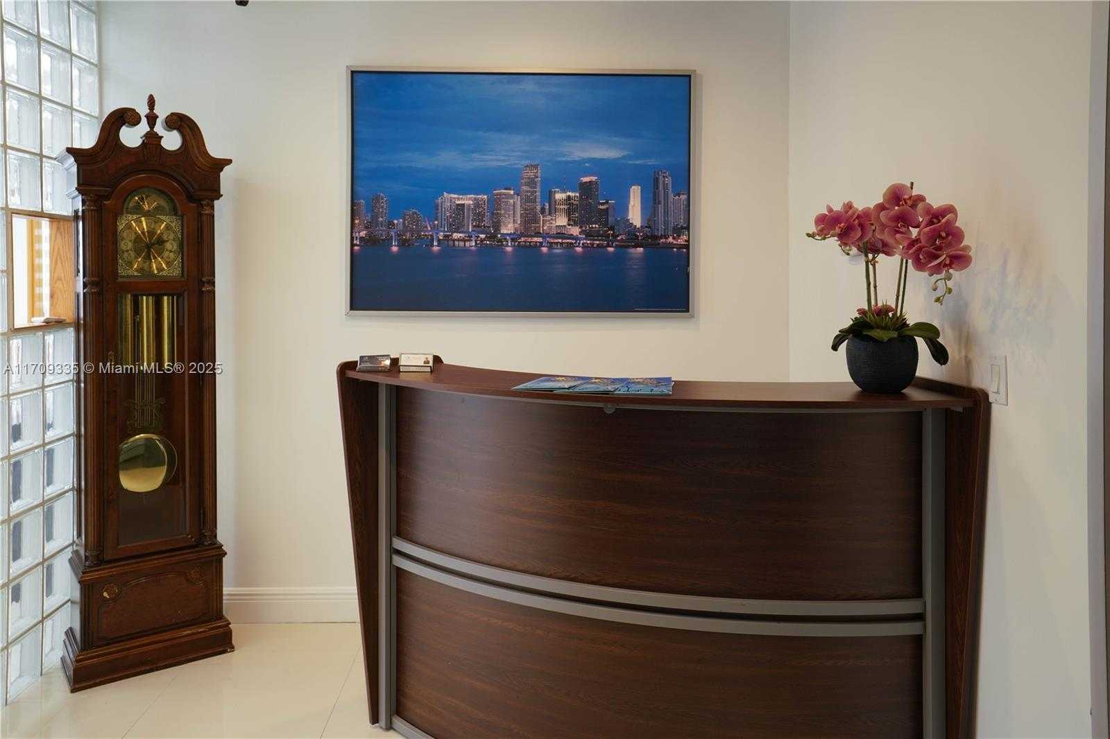 Small Image of 13499 BISCAYNE BLVD #CUT3 #5, North Miami Number 5