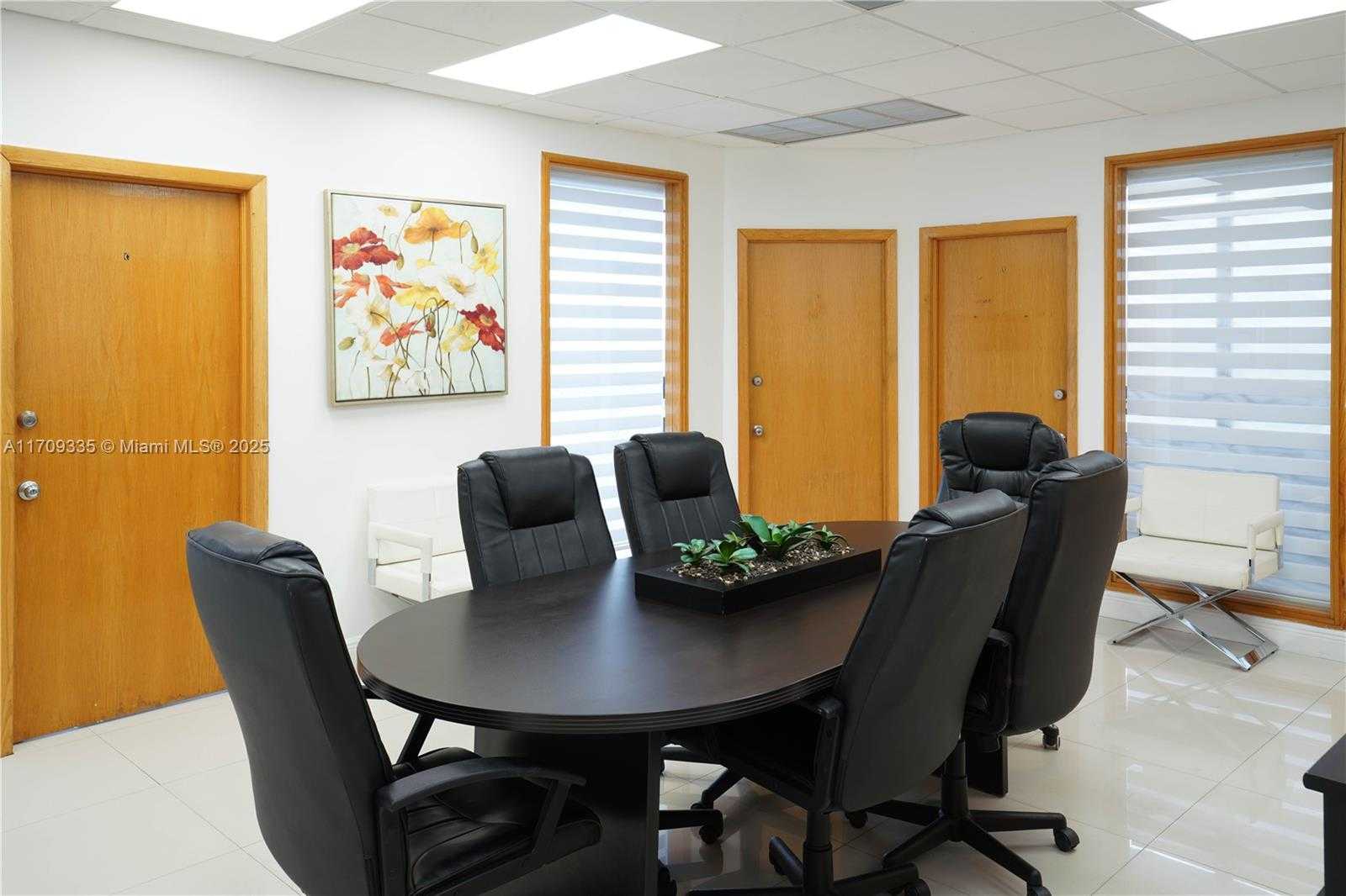 Small Image of 13499 BISCAYNE BLVD #CUT3 #5, North Miami Number 6