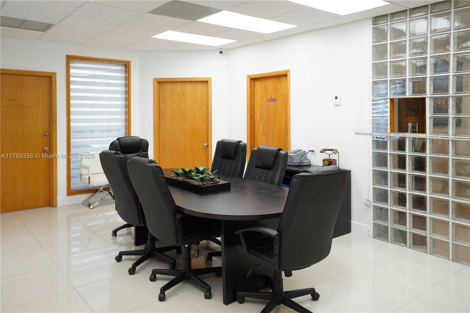 Small Image of 13499 BISCAYNE BLVD #CUT3 #5, North Miami Number 7