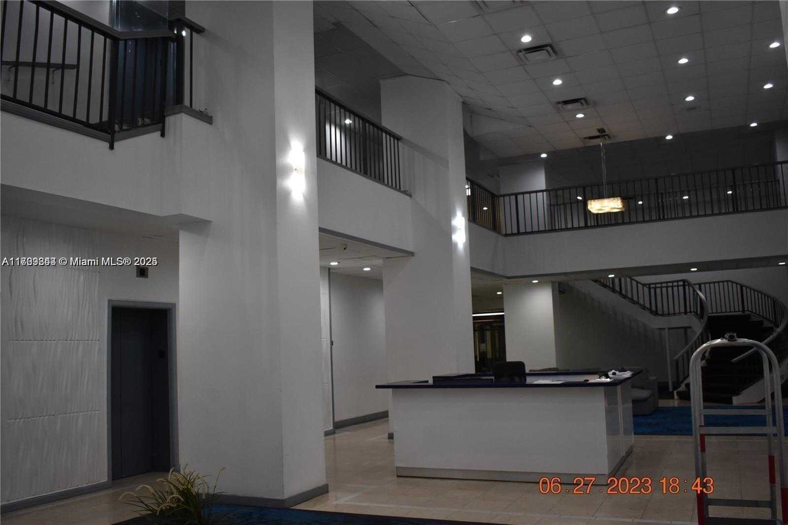 Small Image of 13499 BISCAYNE BLVD #CUT3 #6, North Miami Number 19