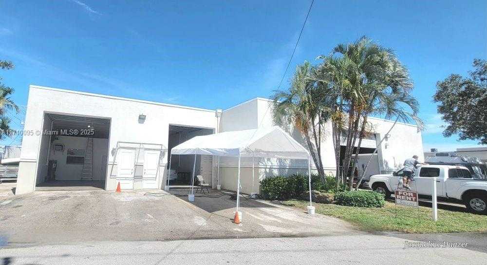 Small Image of 251 SOUTH WEST 5TH CT #B, Pompano Beach Number 3