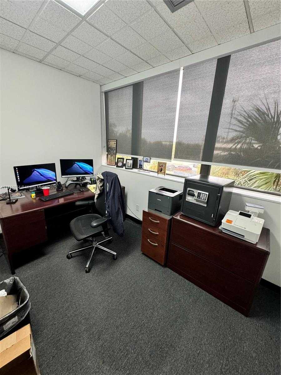 Small Image of 14100 PALMETTO FRNTG RD #310, Miami Lakes Number 12