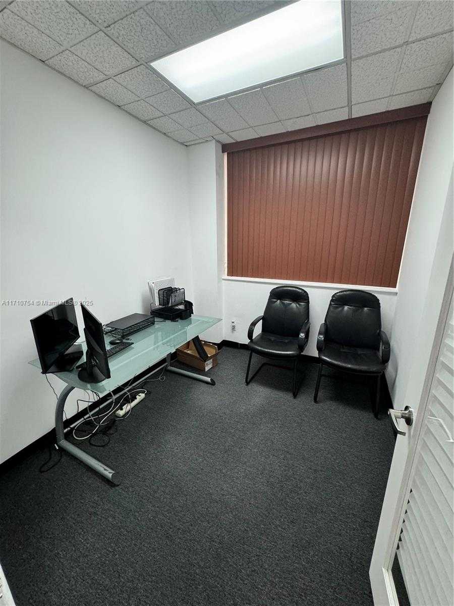 Small Image of 14100 PALMETTO FRNTG RD #310, Miami Lakes Number 13