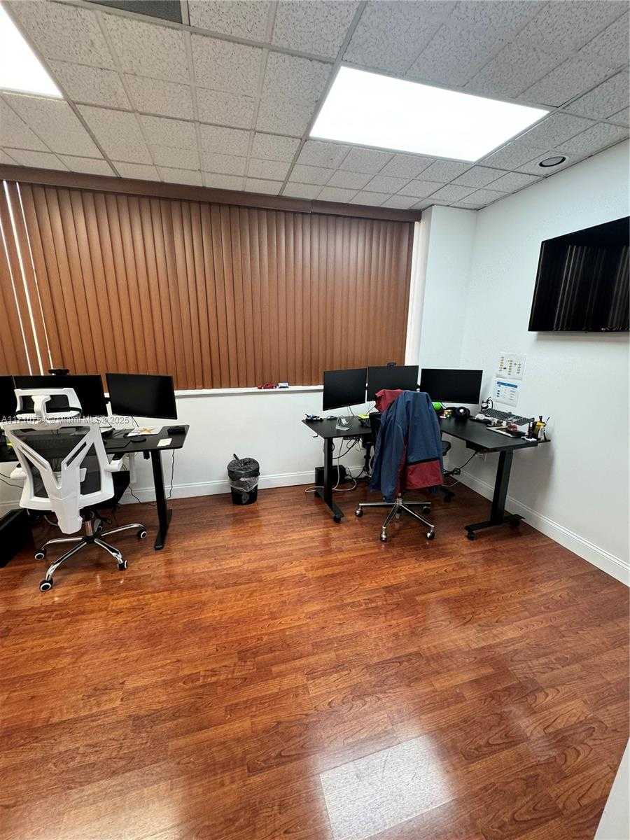 Small Image of 14100 PALMETTO FRNTG RD #310, Miami Lakes Number 14