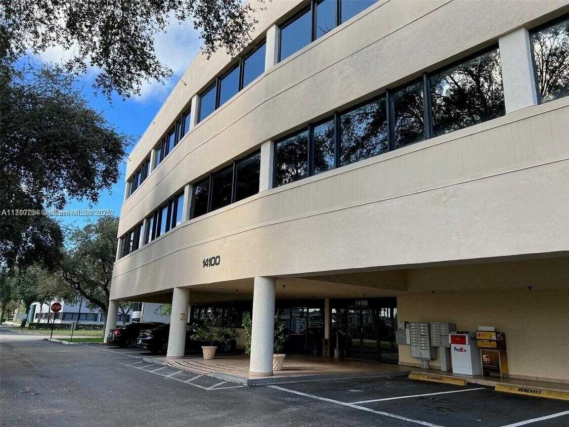 Small Image of 14100 PALMETTO FRNTG RD #310, Miami Lakes Number 2