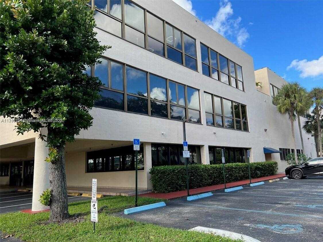 Small Image of 14100 PALMETTO FRNTG RD #310, Miami Lakes Number 5