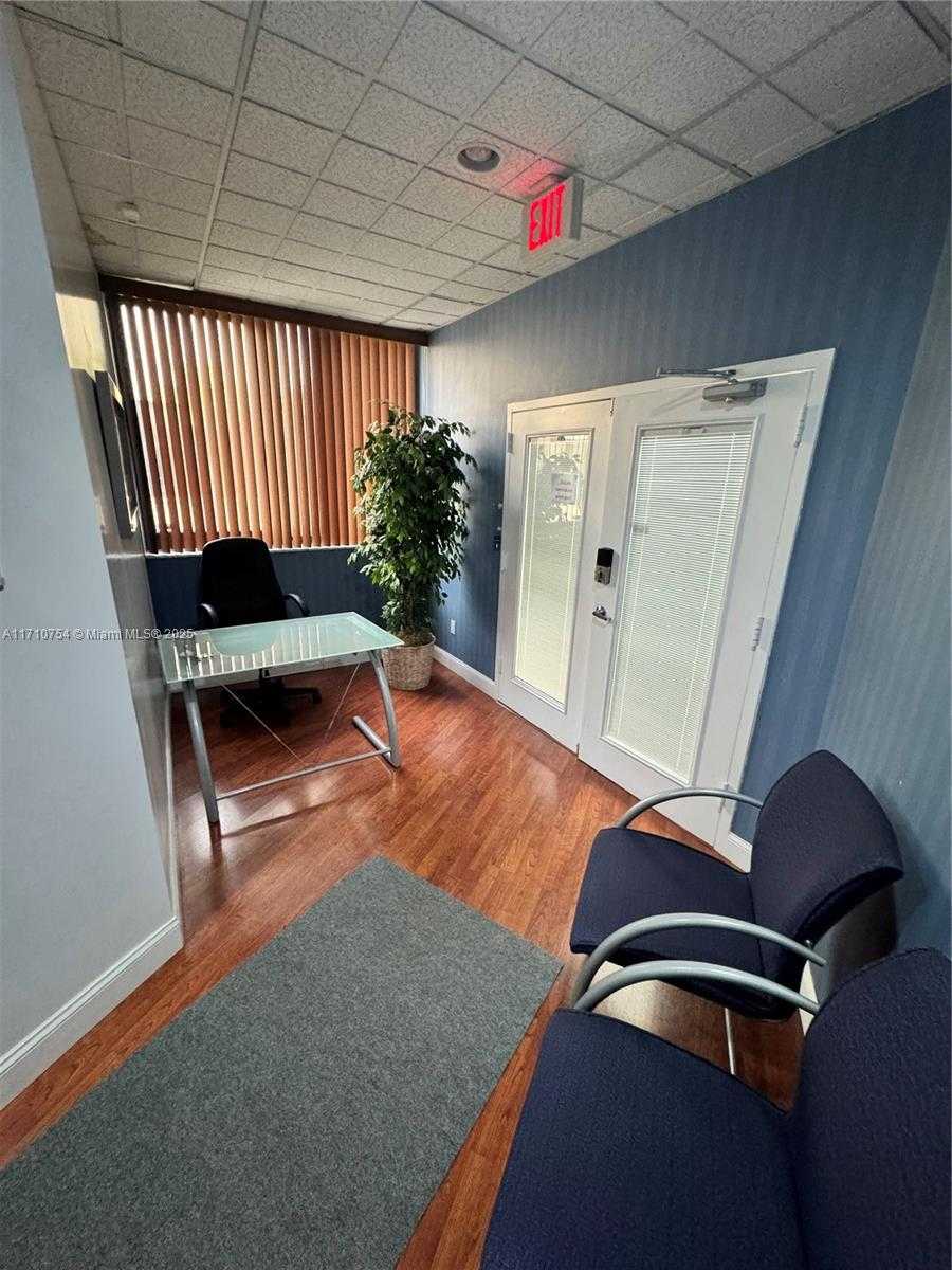 Small Image of 14100 PALMETTO FRNTG RD #310, Miami Lakes Number 7