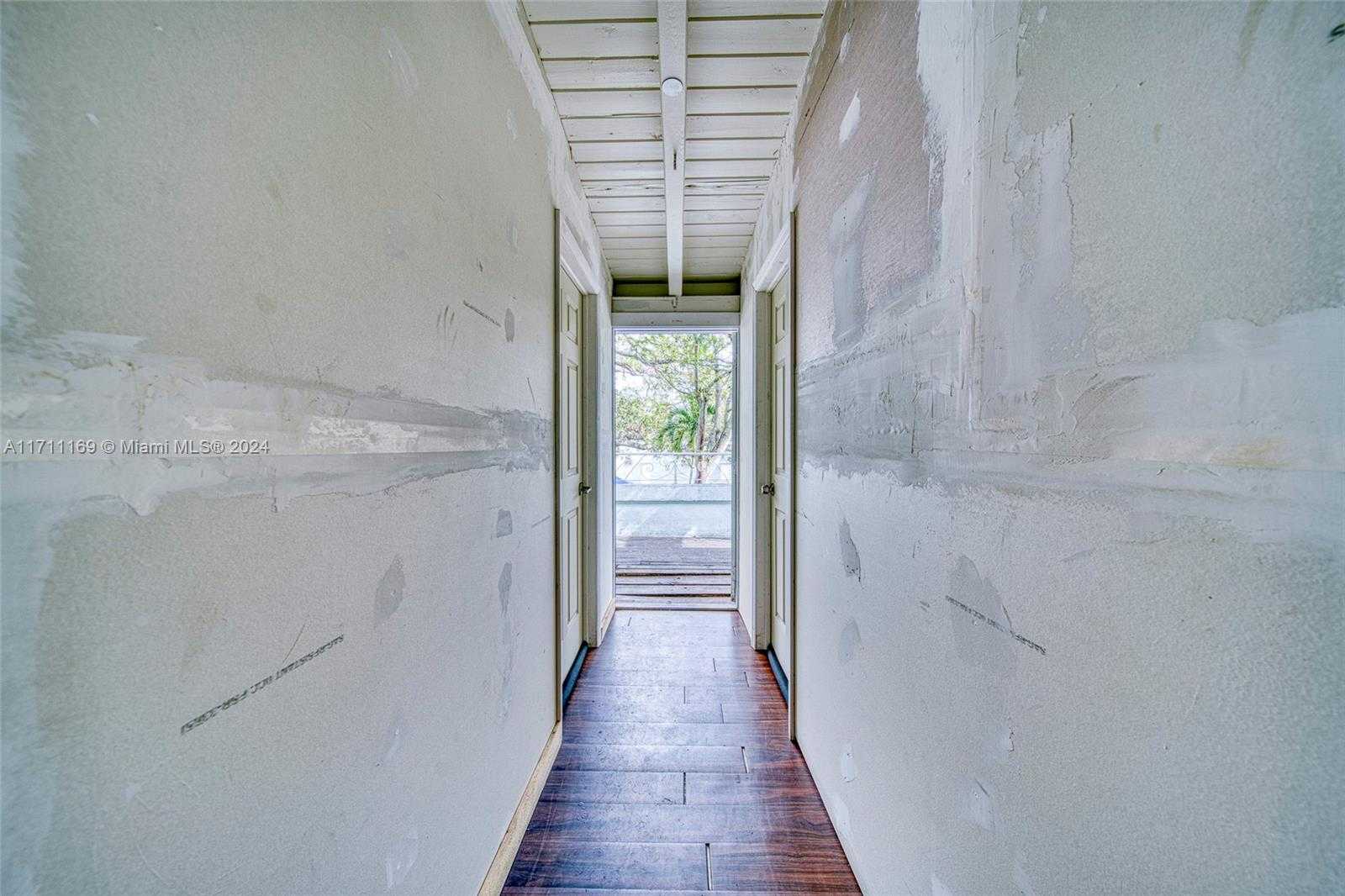 Small Image of FOR SALE IN NORTH MIAMI, North Miami Number 12