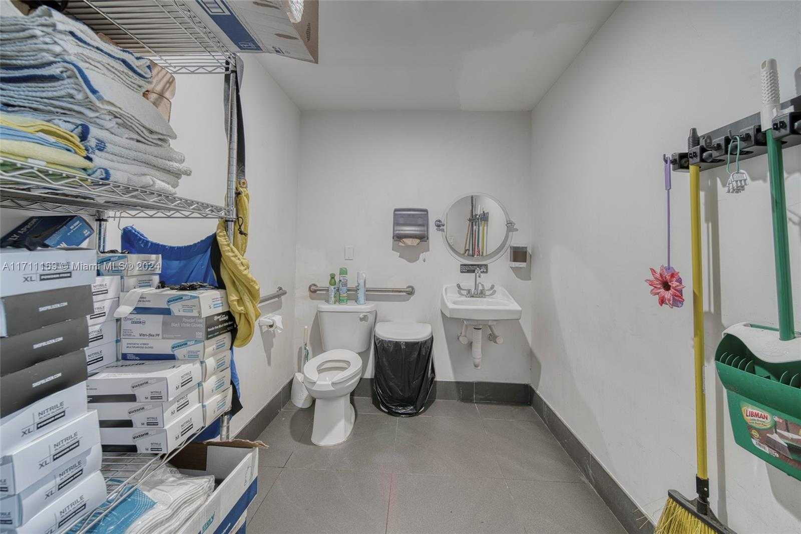 Small Image of FOR SALE IN NORTH MIAMI, North Miami Number 17