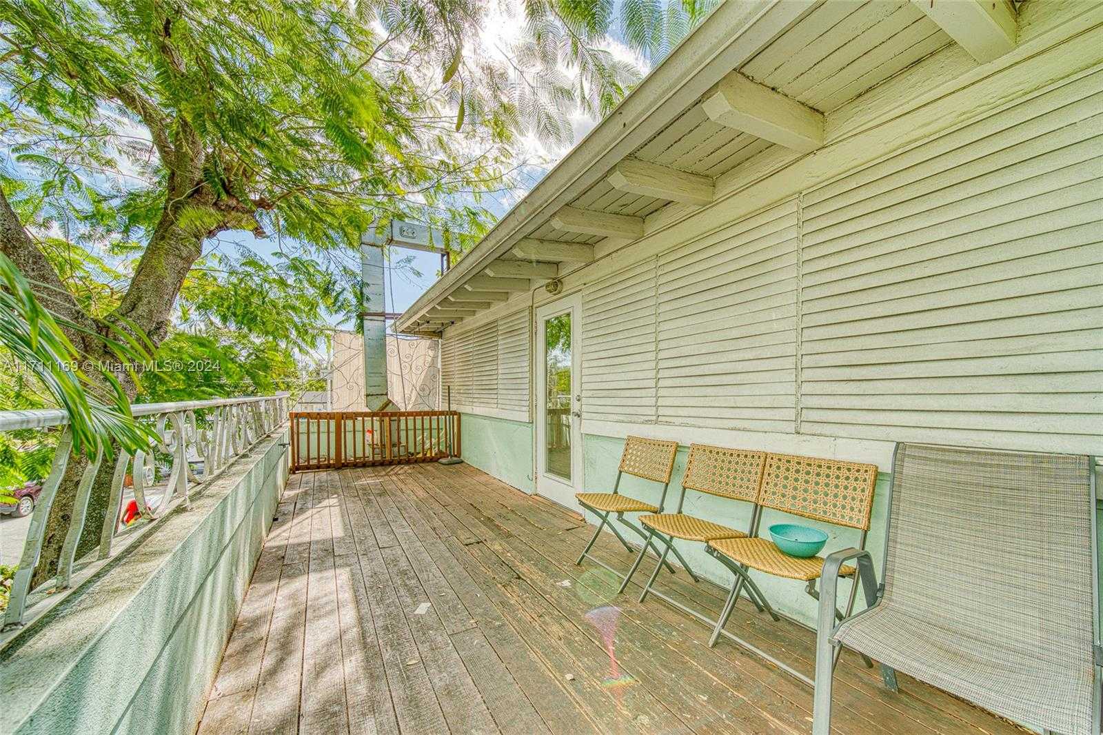 Small Image of FOR SALE IN NORTH MIAMI, North Miami Number 39