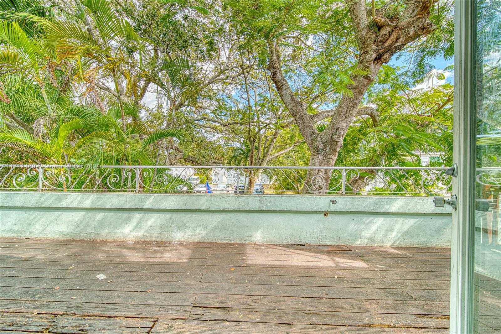 Small Image of FOR SALE IN NORTH MIAMI, North Miami Number 40