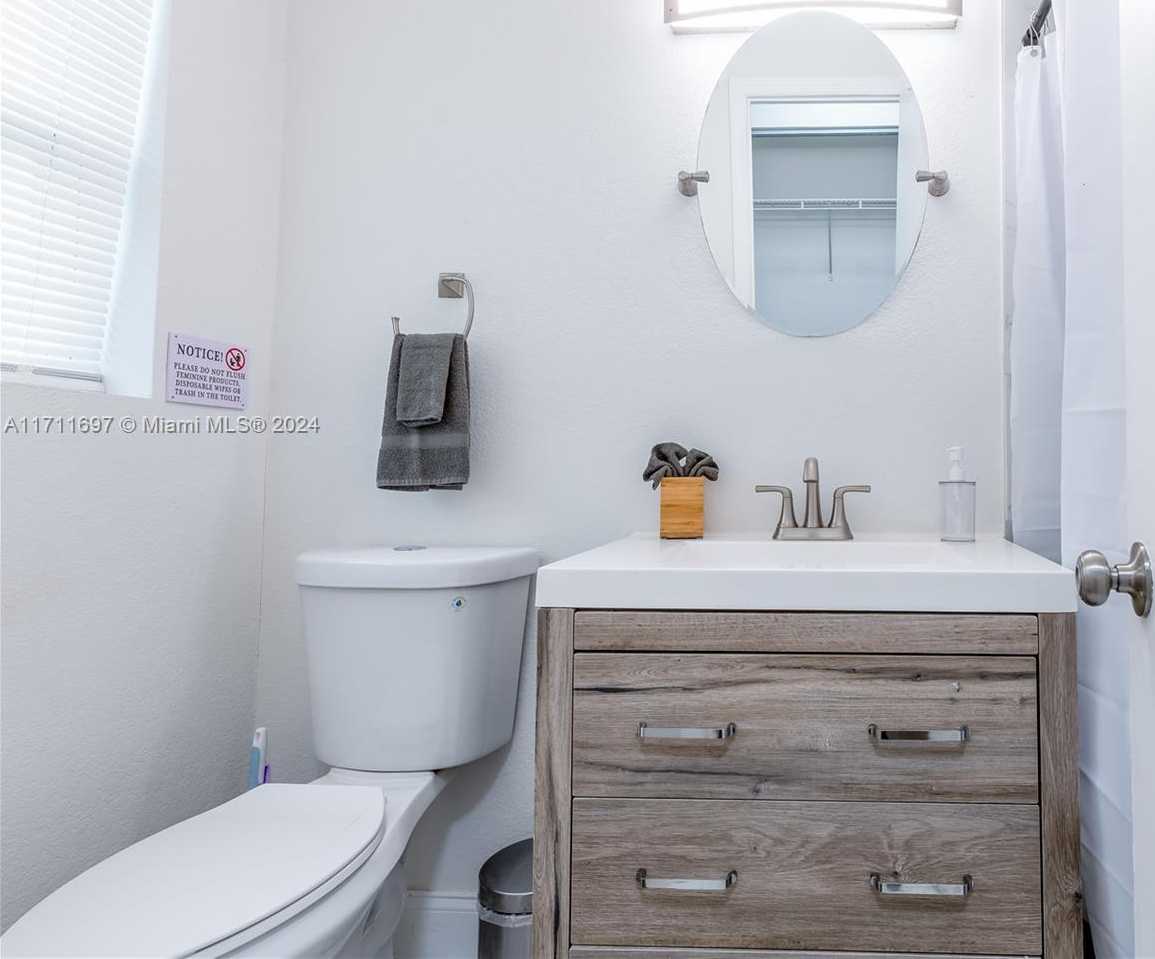 Small Image of 2748 NORTH EAST 32ND ST #1-7, Fort Lauderdale Number 24