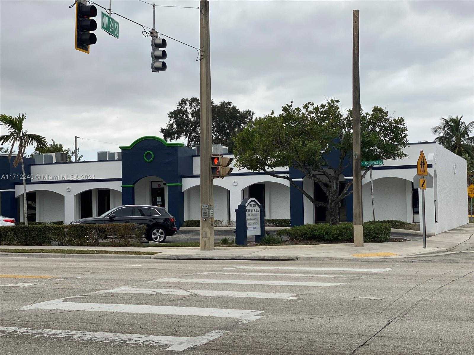Small Image of 2315 N Andrews Ave, Fort Lauderdale, FL 33311, USA Number 4