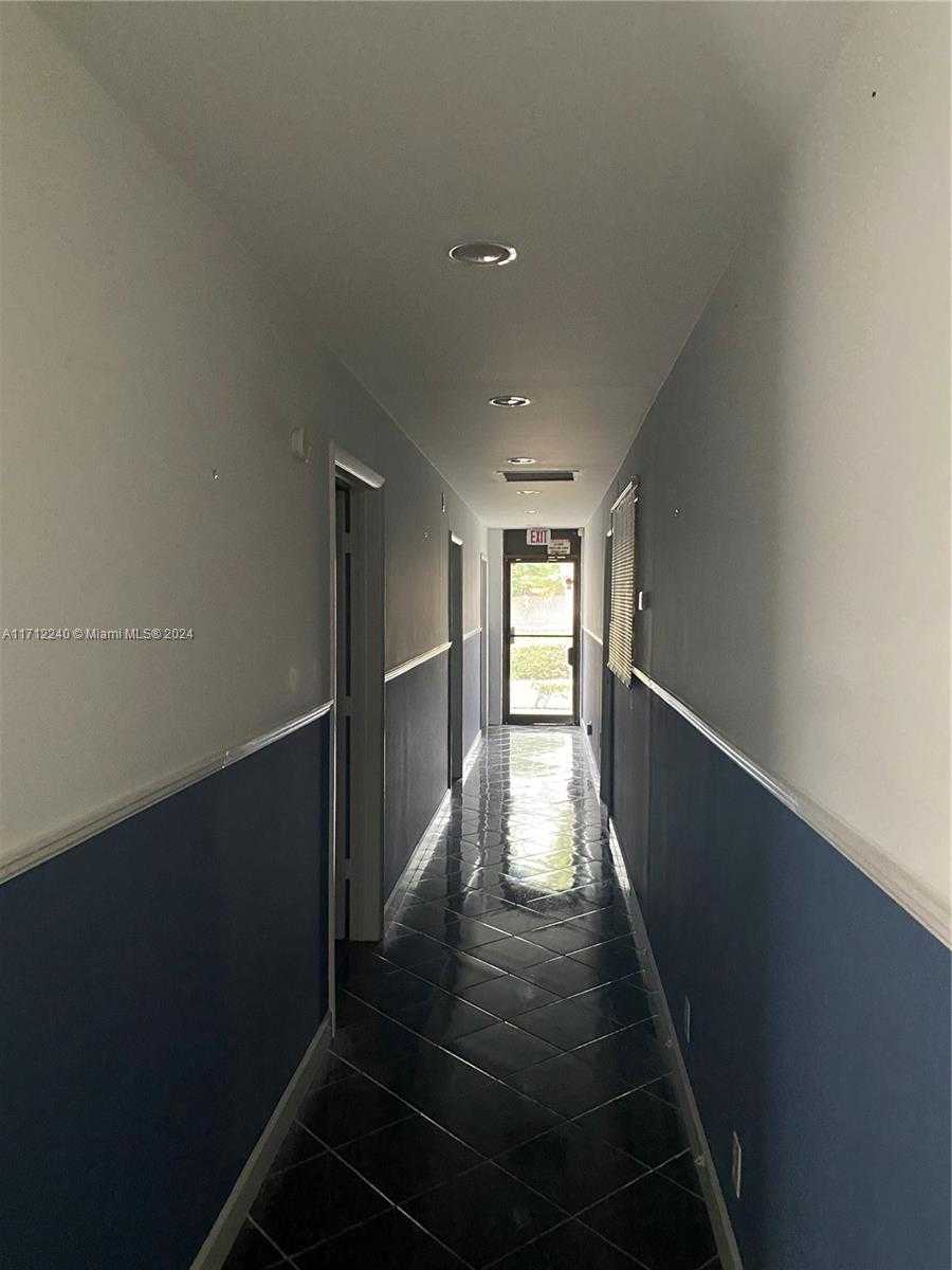 Small Image of 2315 N Andrews Ave, Fort Lauderdale, FL 33311, USA Number 6