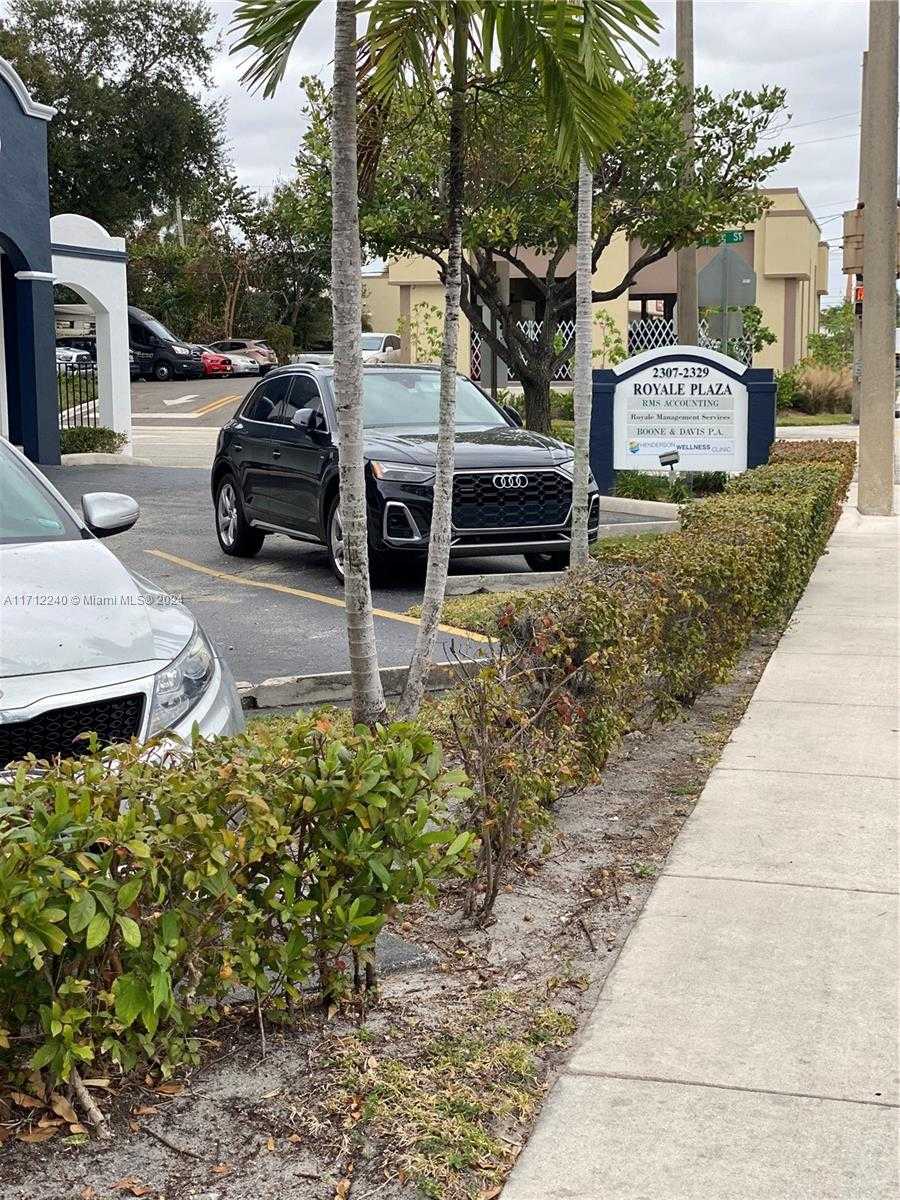 Small Image of 2315 N Andrews Ave, Fort Lauderdale, FL 33311, USA Number 7