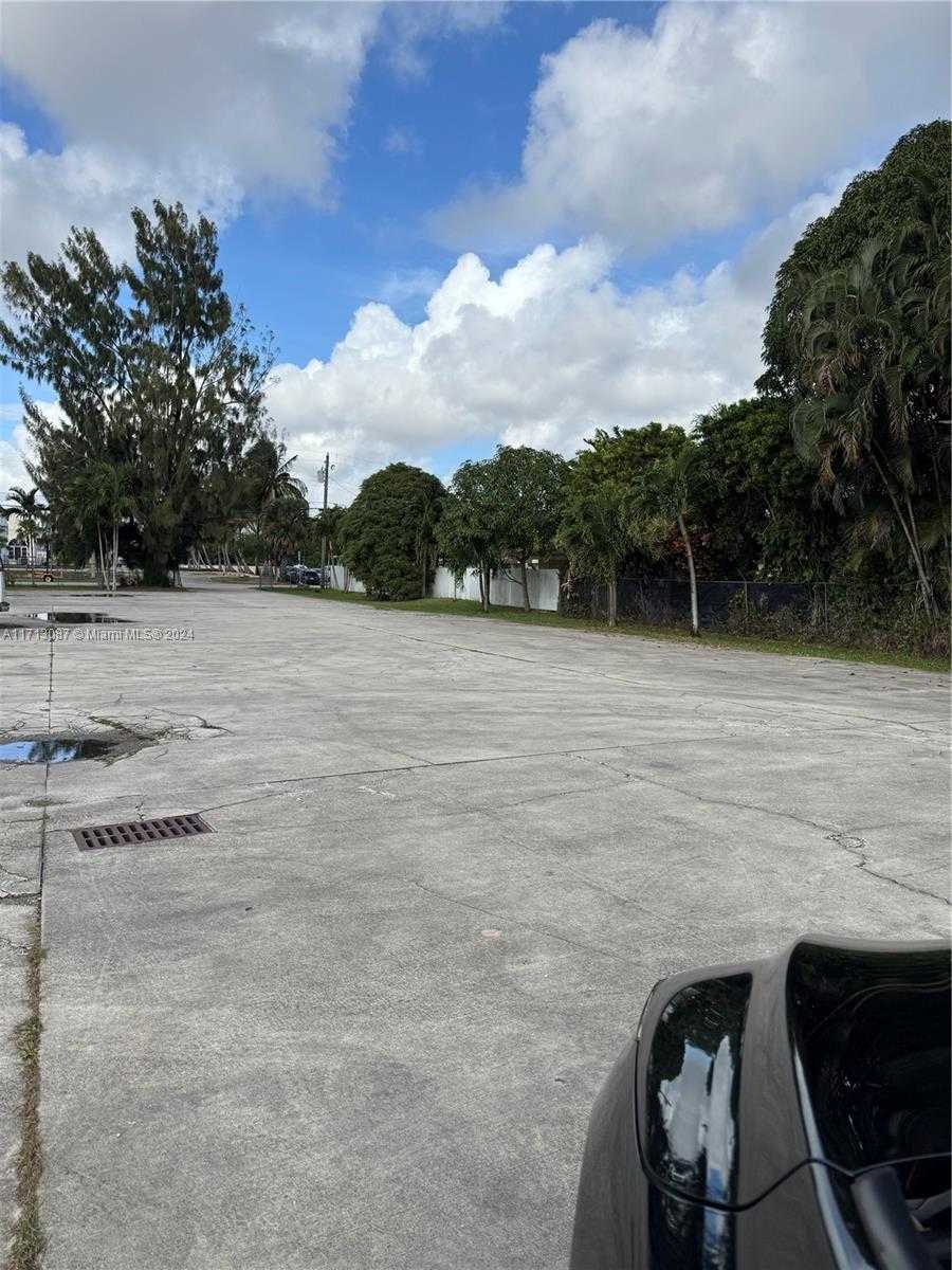 Small Image of 15343 NORTH WEST 2ND AVE, Miami Number 2