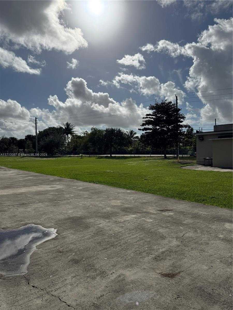 Small Image of 15343 NORTH WEST 2ND AVE, Miami Number 3