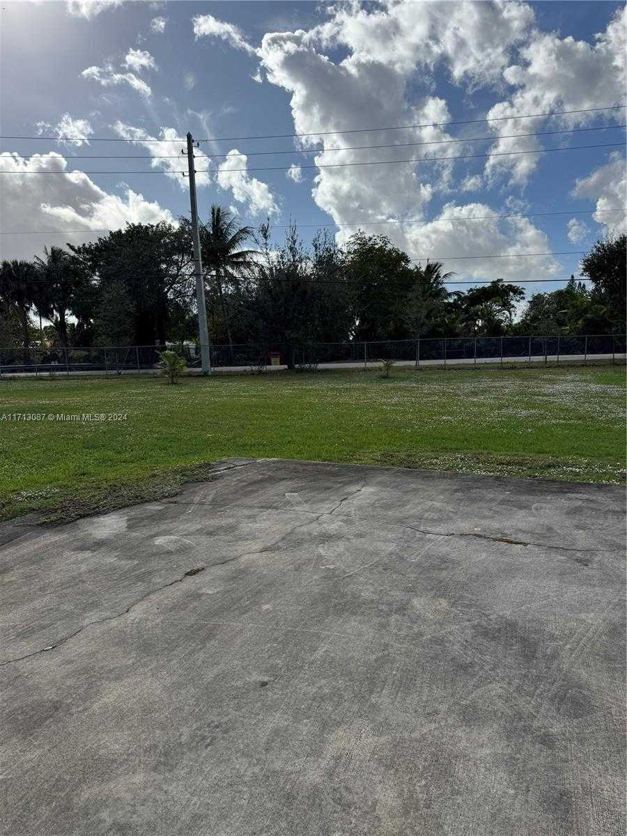 Small Image of 15343 NORTH WEST 2ND AVE, Miami Number 5