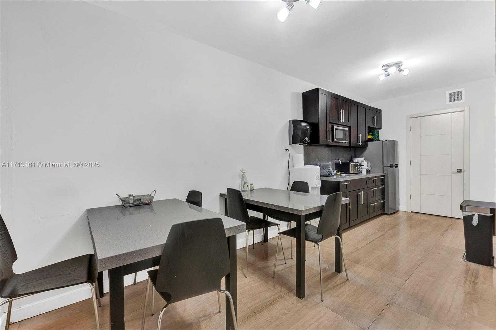 Small Image of 821 NORTH 21ST AVE, Hollywood Number 15