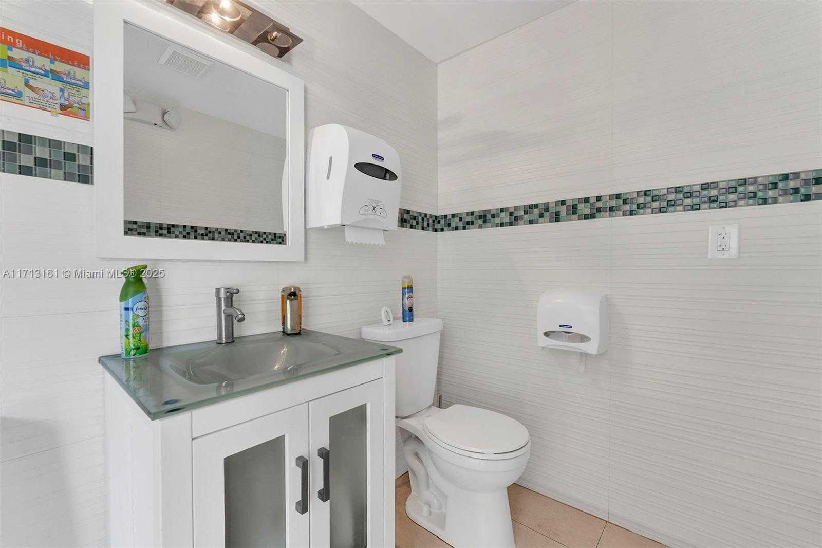 Small Image of 821 NORTH 21ST AVE, Hollywood Number 18