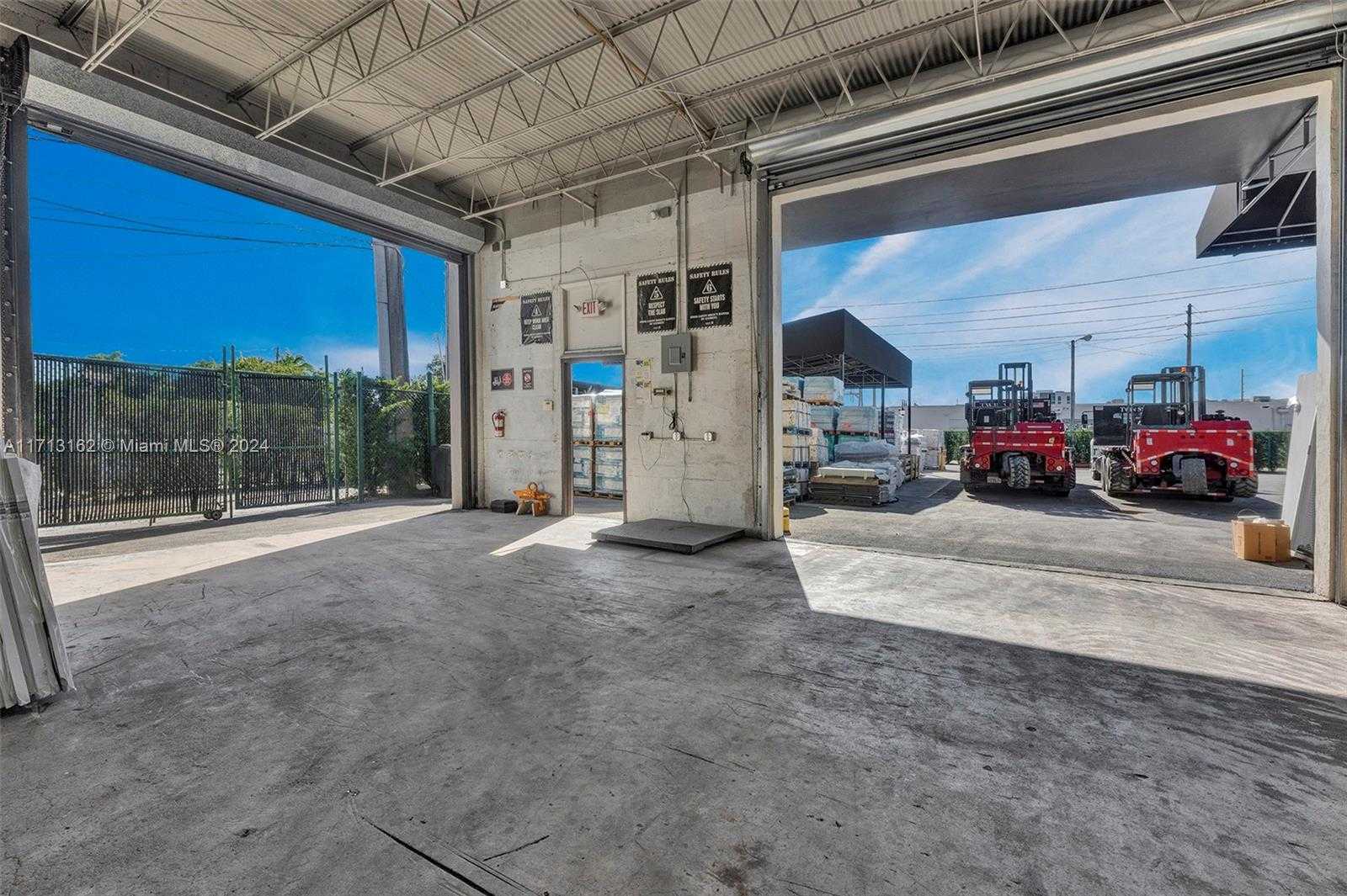 Small Image of 801 NORTH 21ST AVE, Hollywood Number 3