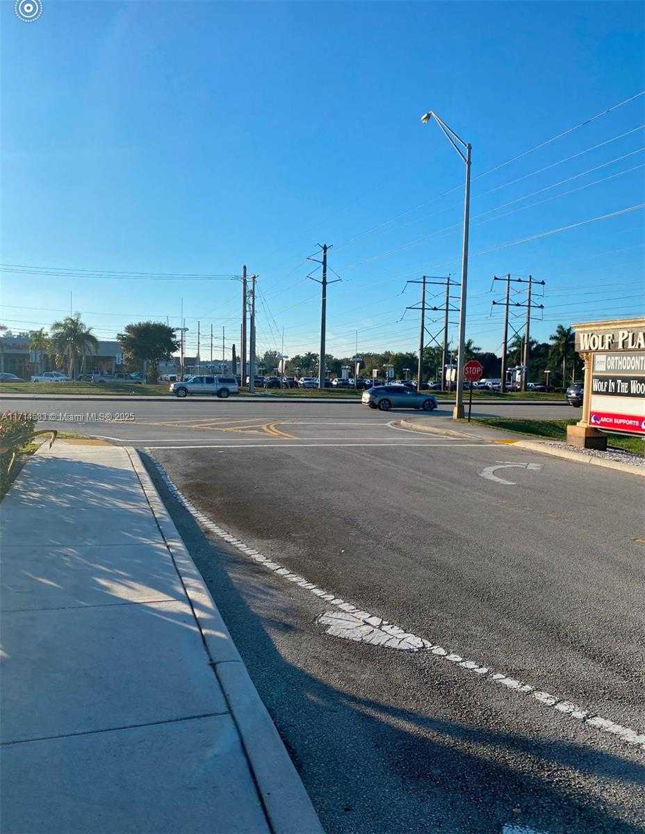 Small Image of 5360 SOUTH UNIVERSITY DR, Davie Number 3