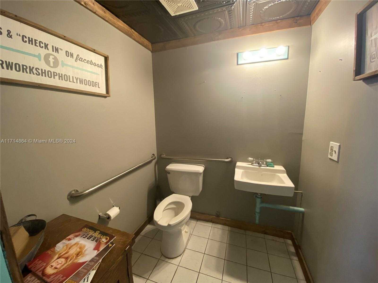 Small Image of 2029 HARRISON ST #5, Hollywood Number 5