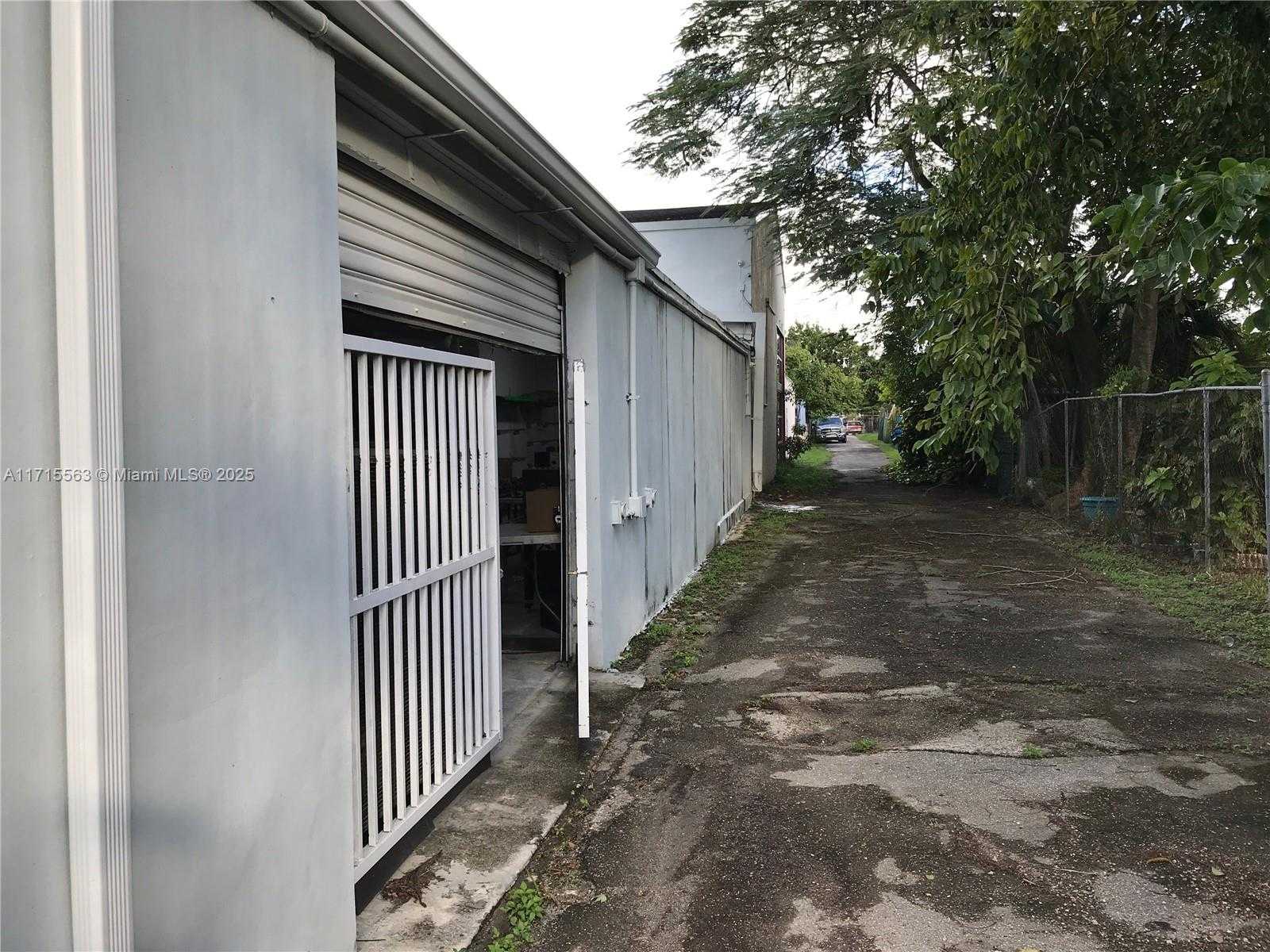 Small Image of 1628 NORTH WEST 28TH ST, Miami Number 11