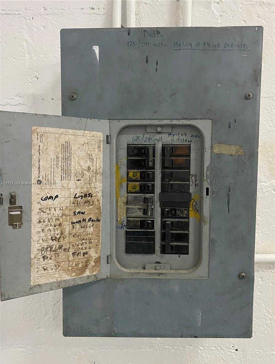 Small Image of 5712 SOUTH WEST 25TH ST ##1-2, West Park Number 19