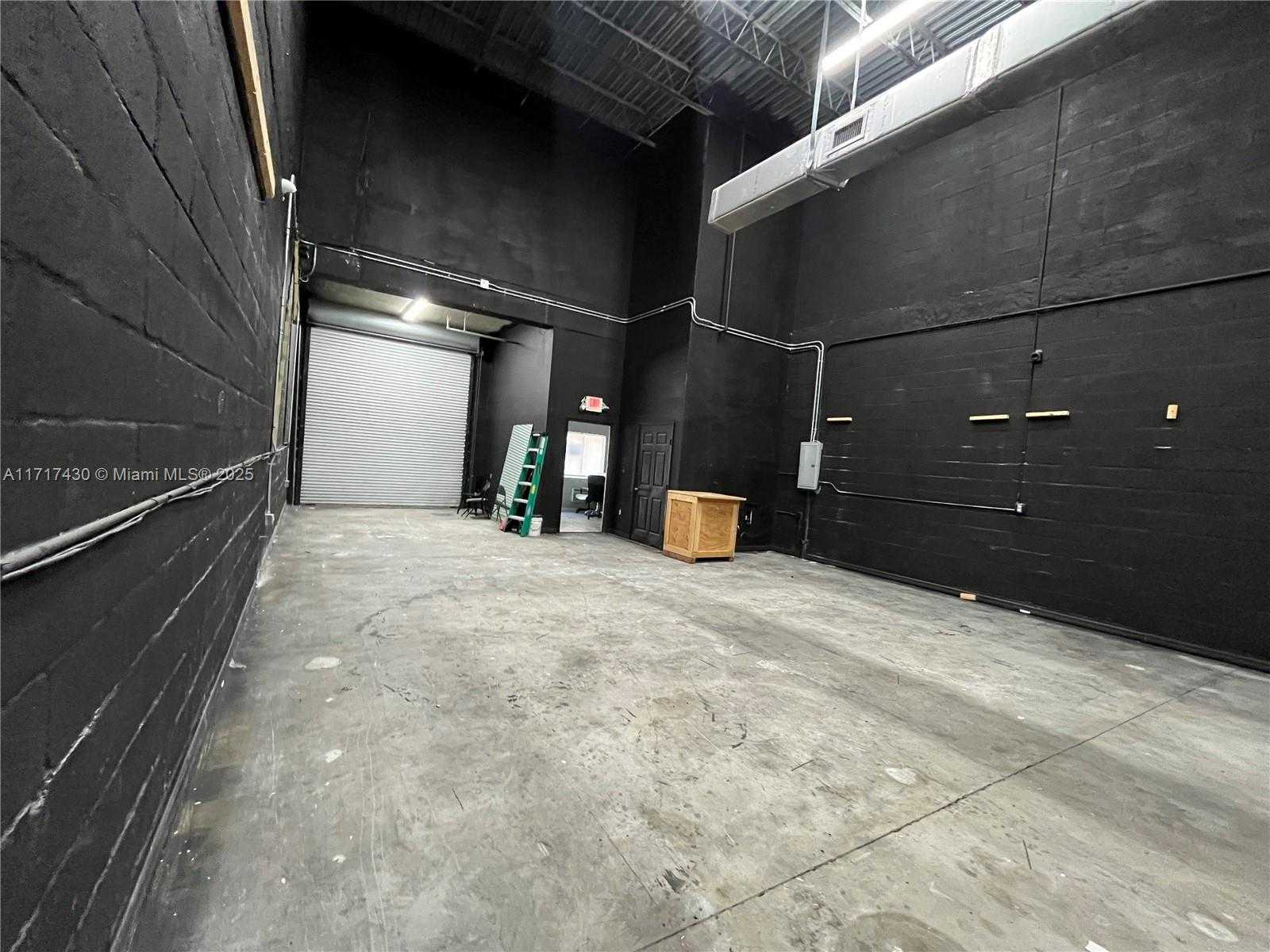 Small Image of 15050 SOUTH WEST 137TH ST, Miami Number 4