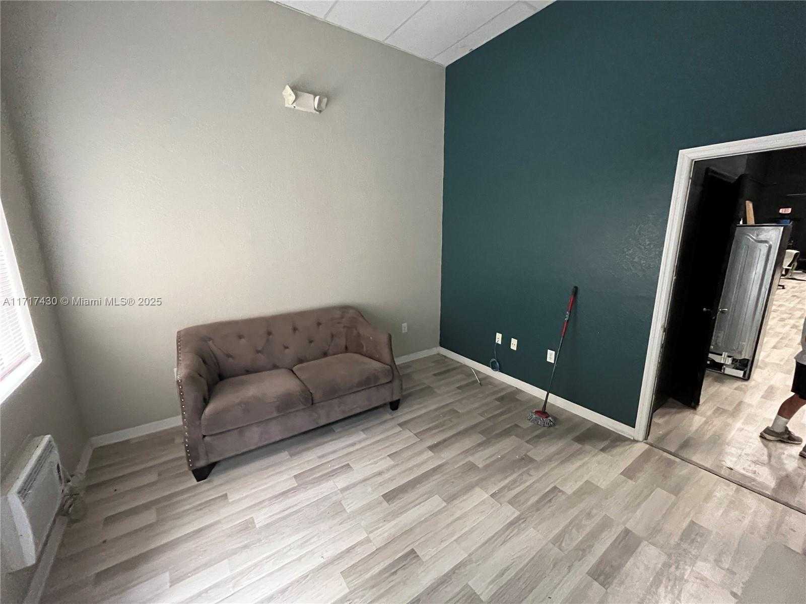 Small Image of 15050 SOUTH WEST 137TH ST, Miami Number 8