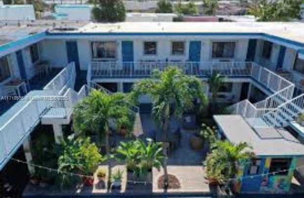 Small Image of 322 NEVADA ST, Hollywood Number 2